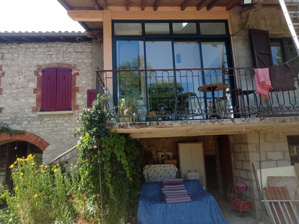 Fenêtres PVC et aluminium en rénovation dans l’Ain