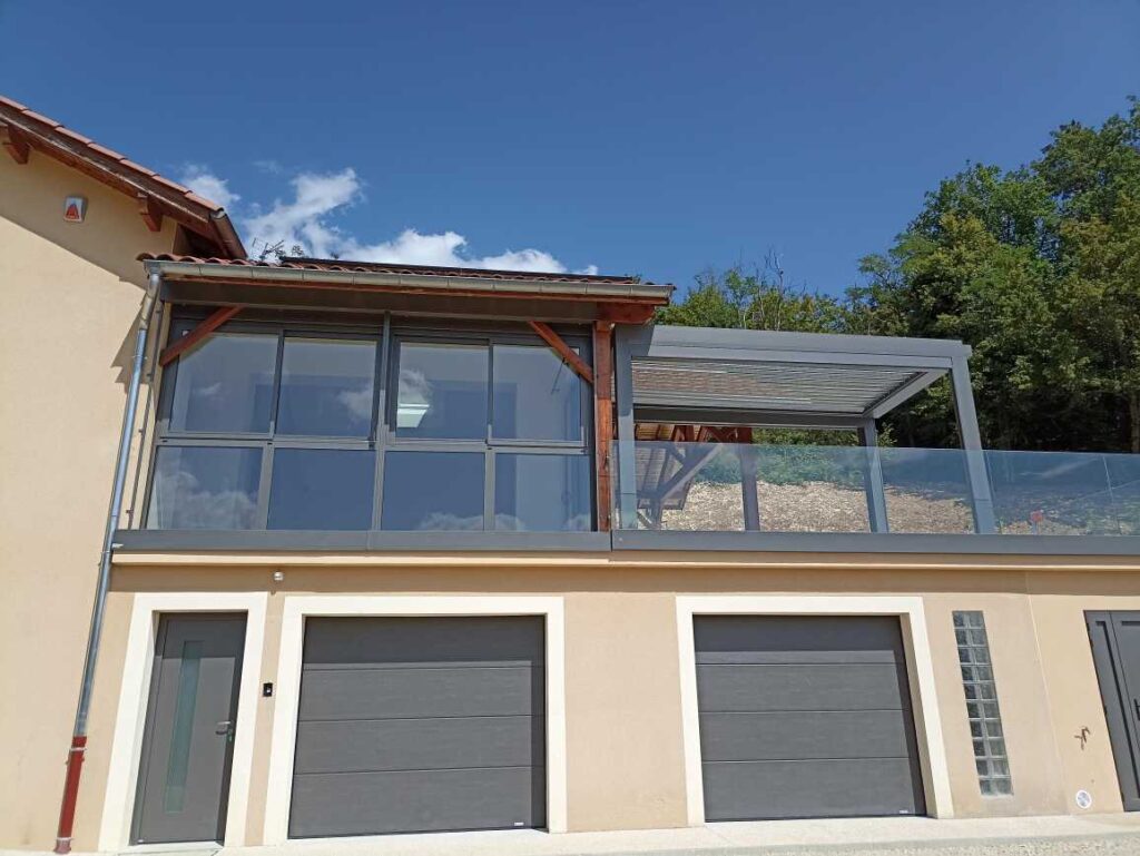 Fenêtres PVC et aluminium en rénovation dans l’Ain