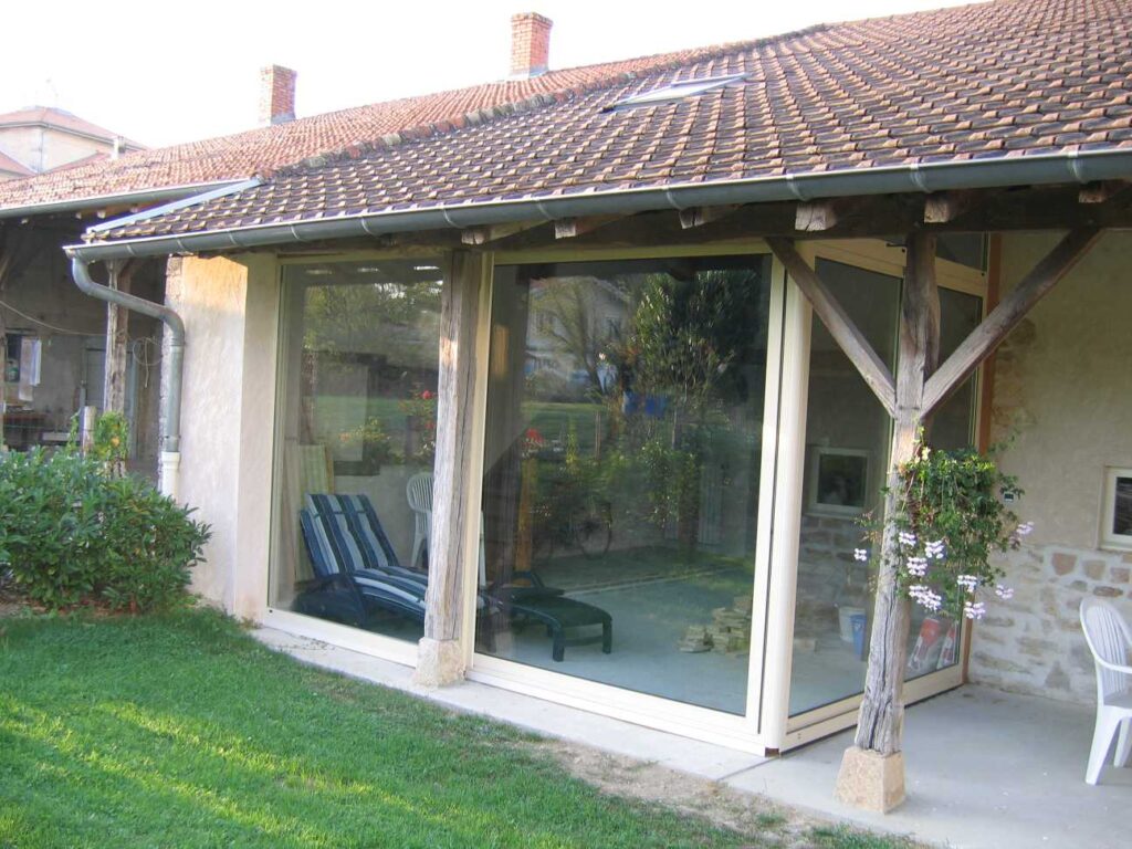 Fenêtres PVC et aluminium en rénovation dans l’Ain