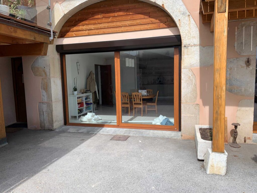 Fenêtres PVC et aluminium en rénovation dans l’Ain
