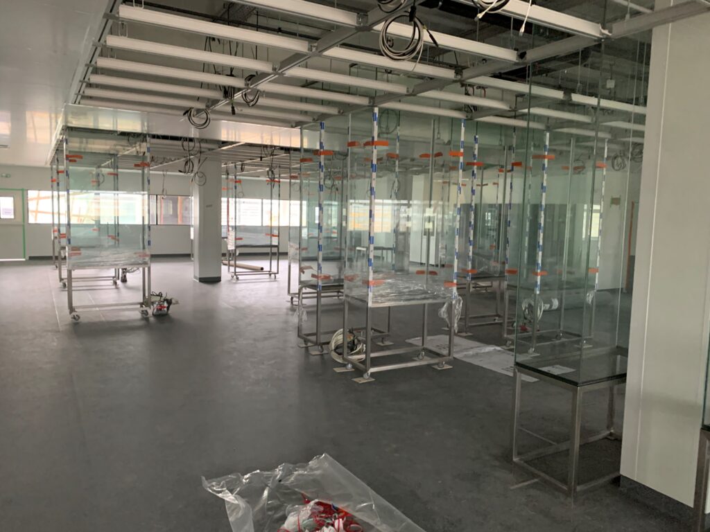 Vitrines de magasin et vitrages sécuriés (3)