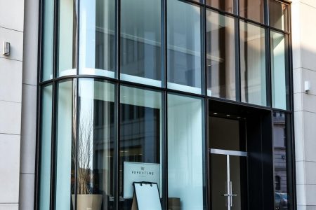 service-vitrine-BX1GfWhR.jpg